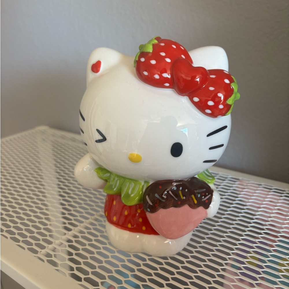 Hello Kitty Strawberry Figurine